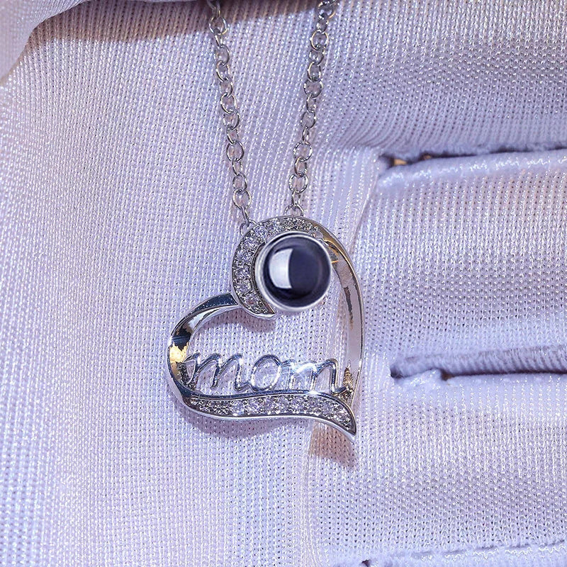 MOM Heart-shaped Projection Necklace